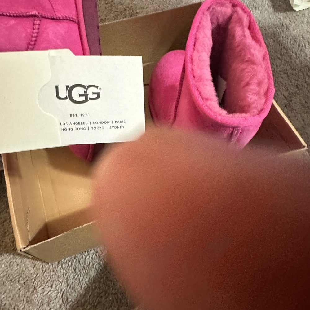 Uggs - image 2